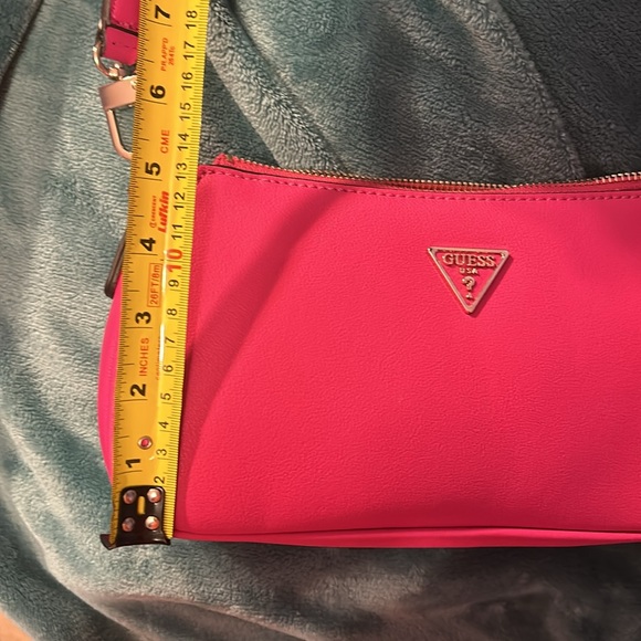 GUESS? Fuschia shoulder bag - Picture 7 of 8